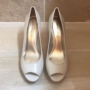 Antonio Melani Nude Pumps Size 11 (never worn)